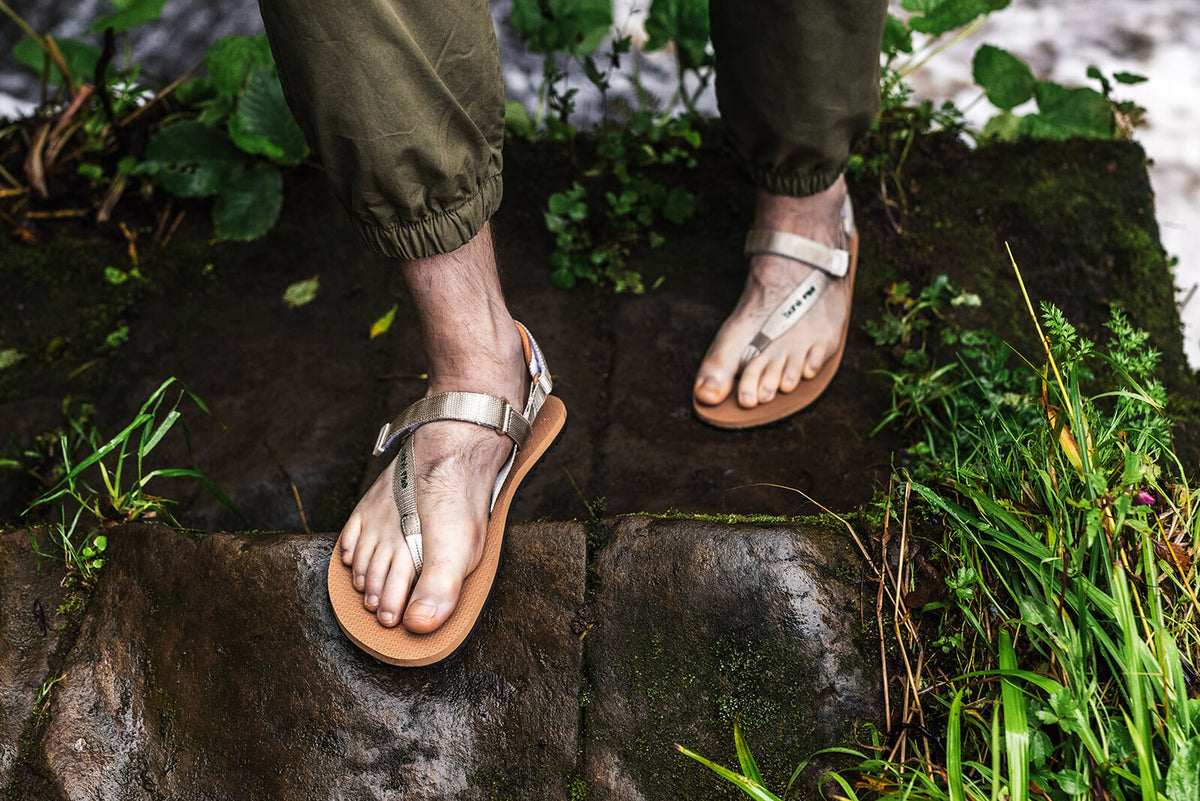 Respire Grounding Barefoot Sandal (Men's) - Stone (old)