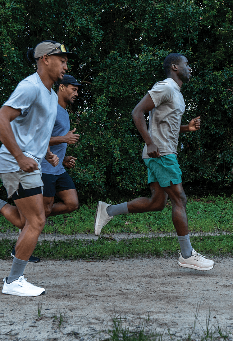 Men running in Bahé shoes