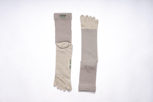 Bahe Flow Grounding five-toe socks laid flat, showing front and sole view.