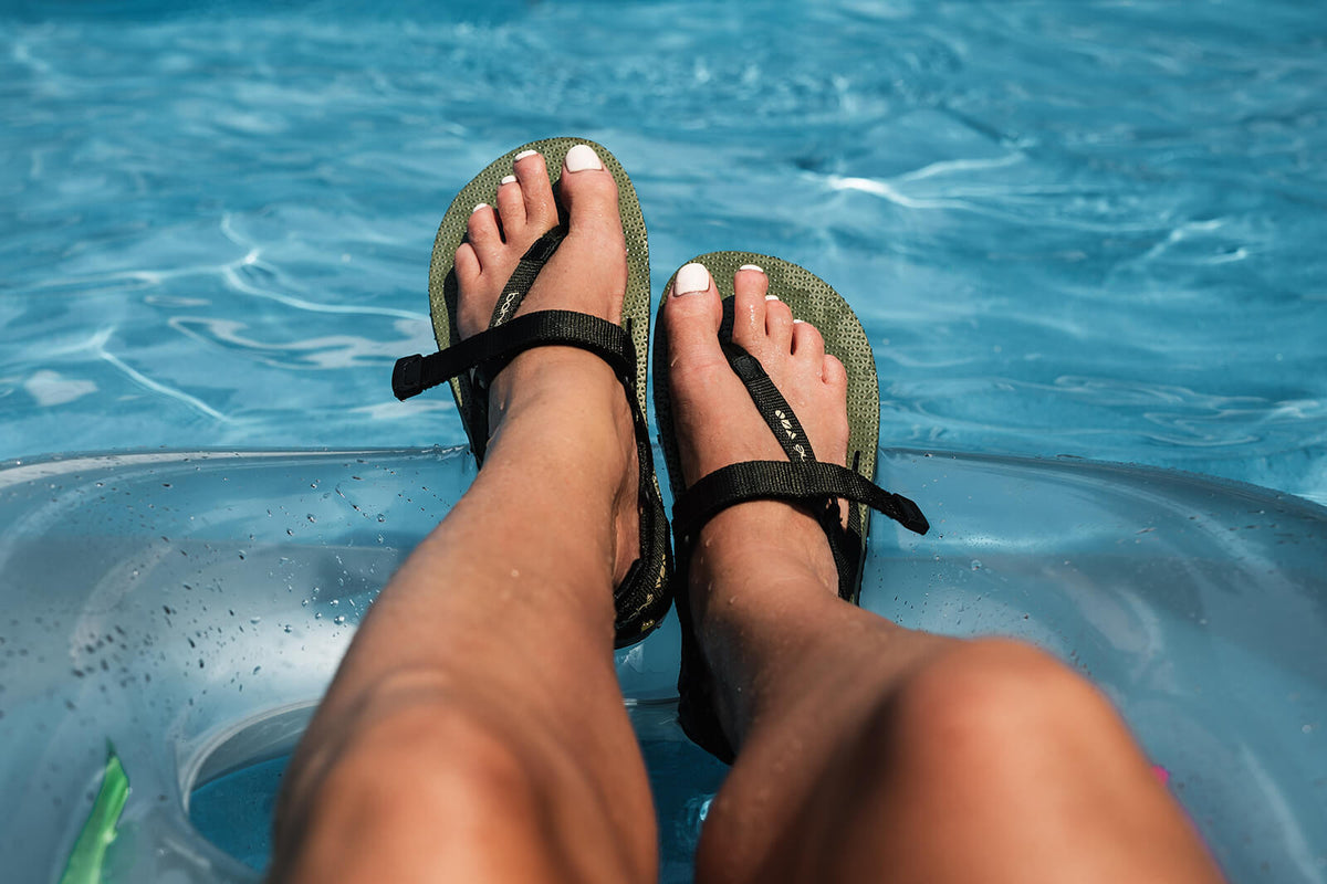Respire Grounding Barefoot Sandal (Women's) - Olive (old)