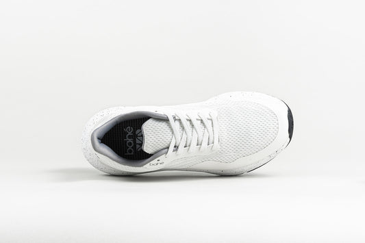 Aerial view of Bahé Recharge grounding shoes in Frost (white)