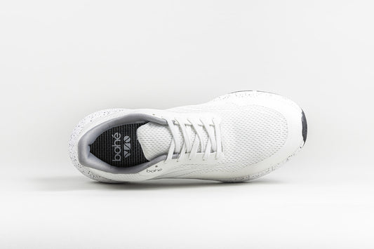 Aerial view of Bahé Recharge grounding shoes in Frost (white)