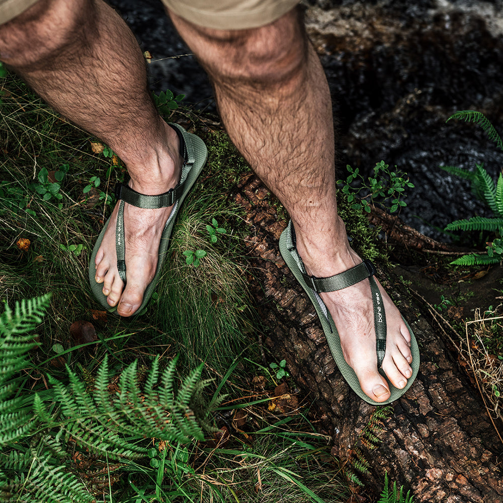 Respire Grounding Barefoot Sandal Men s Olive Bahe