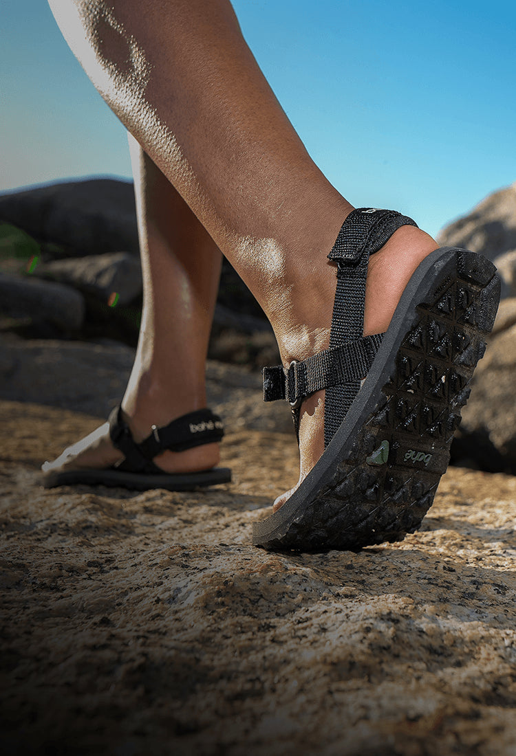 Bahé barefoot grounding sandals