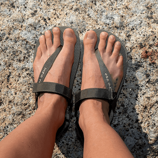Bahé Respire grounding sandal on woman's foot