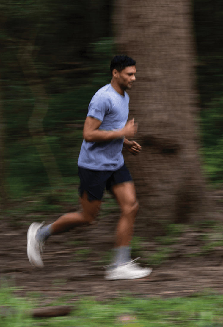 Man running in Bahé barefoot shoes