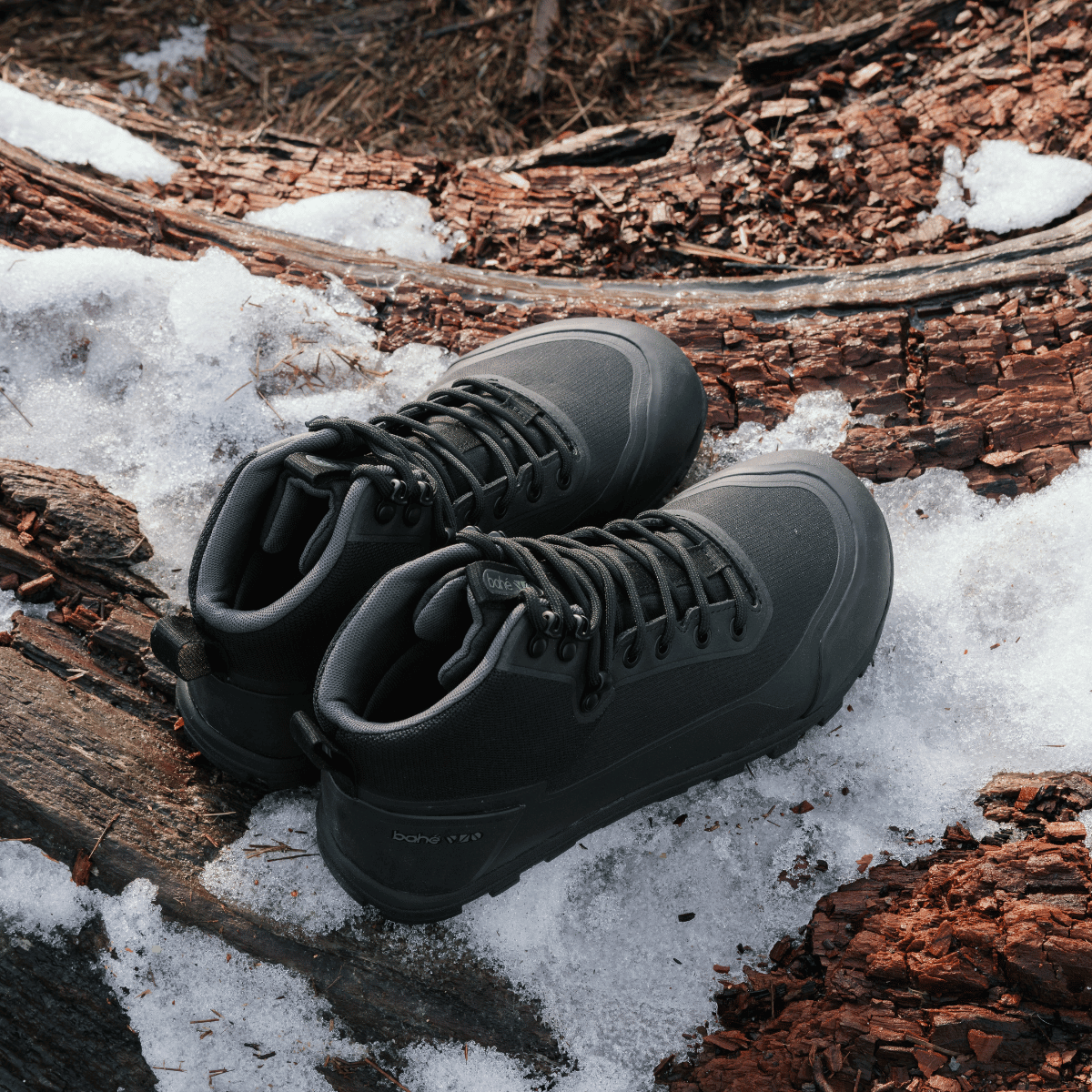 Hiking barefoot boots with minimalist design 