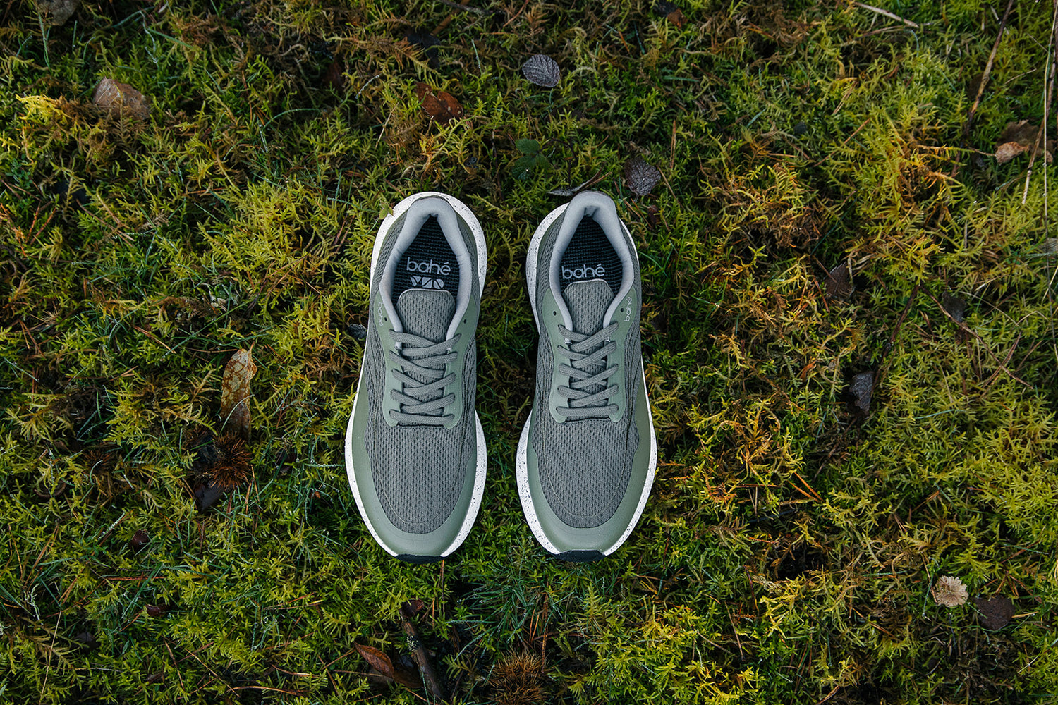 Aerial shot of Bahé Recharge grounding shoes in Forest (green) in nature
